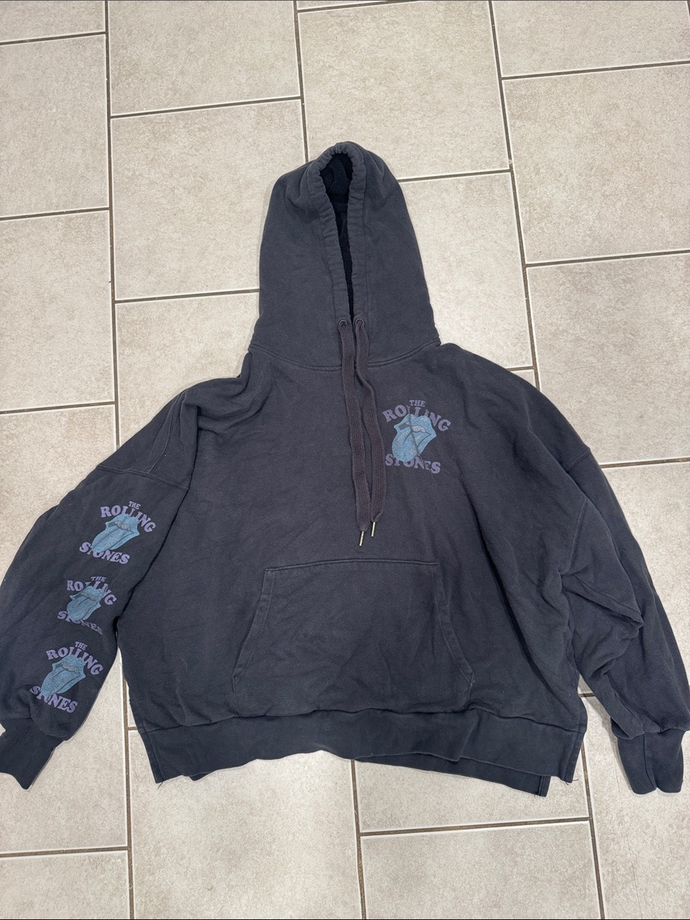 American Eagle Outfitters Black Crewneck Hoodie with Blue Graphic